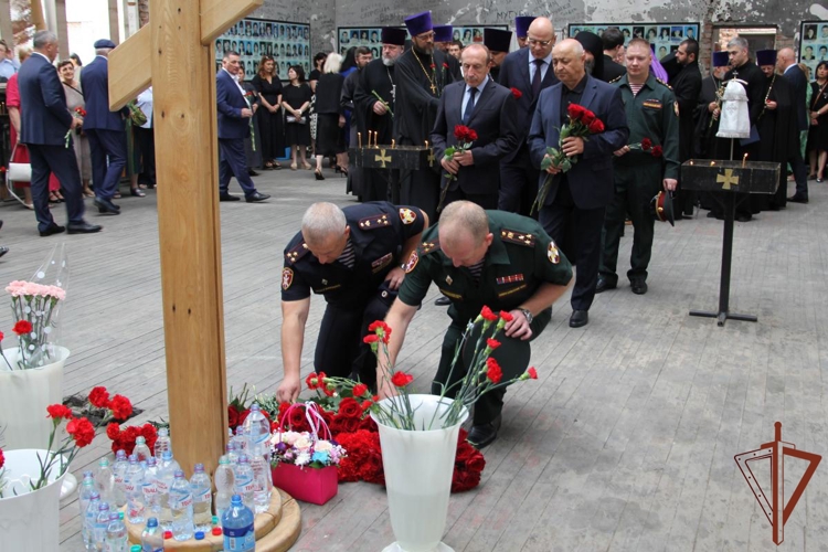В Северной Осетии росгвардейцы почтили память жертв бесланской трагедии