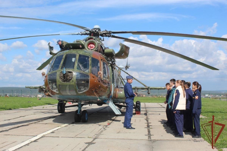 Мероприятия ко Дню образования военно-политических органов Росгвардии проходят в регионах Сибири