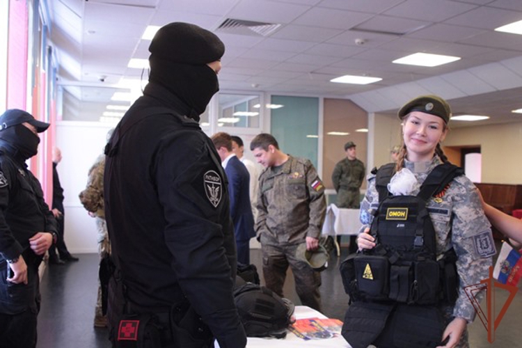 Мероприятия ко Дню образования военно-политических органов Росгвардии проходят в регионах Сибири