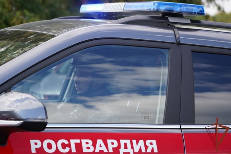В Москве росгвардейцы задержали закладчика с крупной партией героина
