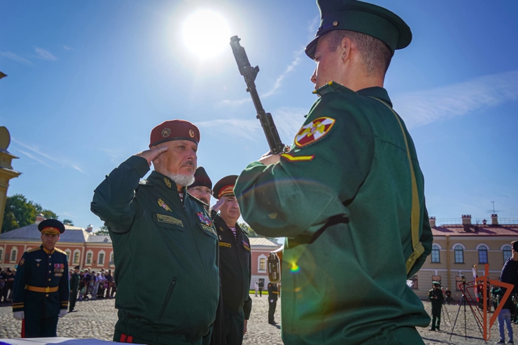 Генерал-полковник Алексей Воробьёв поздравил первокурсников Военной академии Росгвардии с принятием Военной присяги (видео)