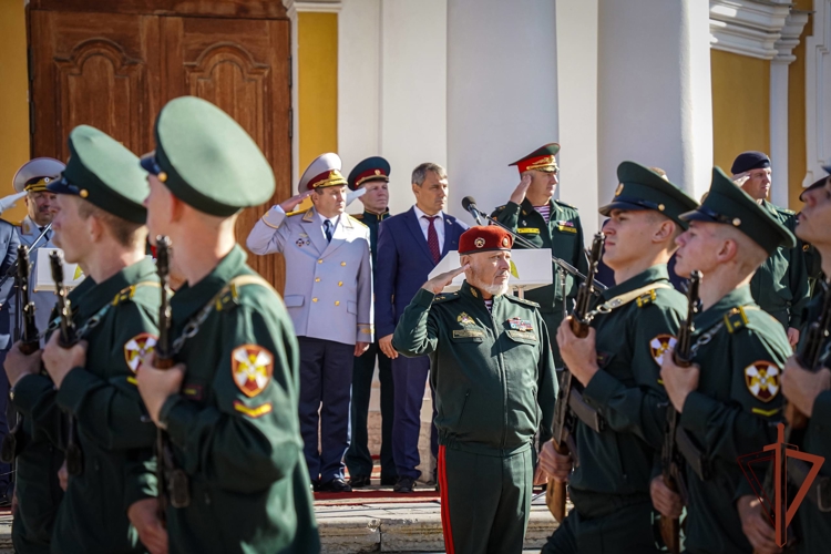 Генерал-полковник Алексей Воробьёв поздравил первокурсников Военной академии Росгвардии с принятием Военной присяги (видео)
