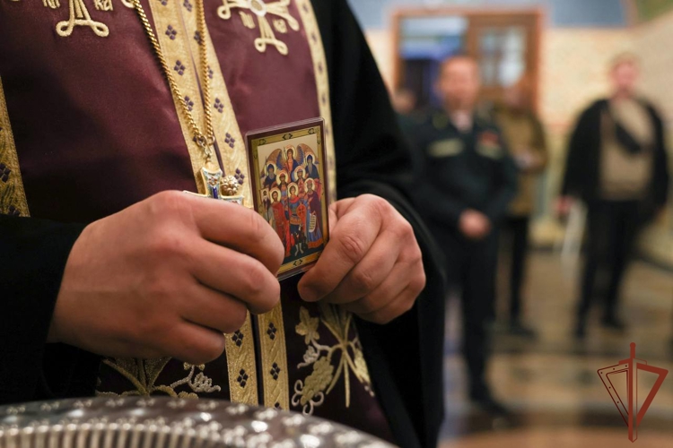 В храм Святого равноапостольного Великого князя Владимира передана икона святых покровителей отрядов специального назначения ведомства (видео)