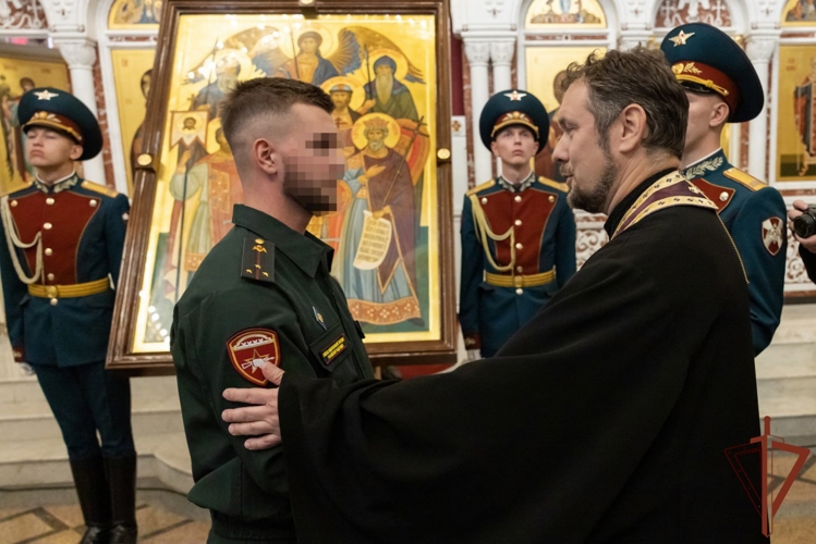 В храм Святого равноапостольного Великого князя Владимира передана икона святых покровителей отрядов специального назначения ведомства (видео)