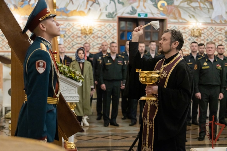 В храм Святого равноапостольного Великого князя Владимира передана икона святых покровителей отрядов специального назначения ведомства (видео)