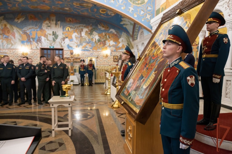 В храм Святого равноапостольного Великого князя Владимира передана икона святых покровителей отрядов специального назначения ведомства (видео)
