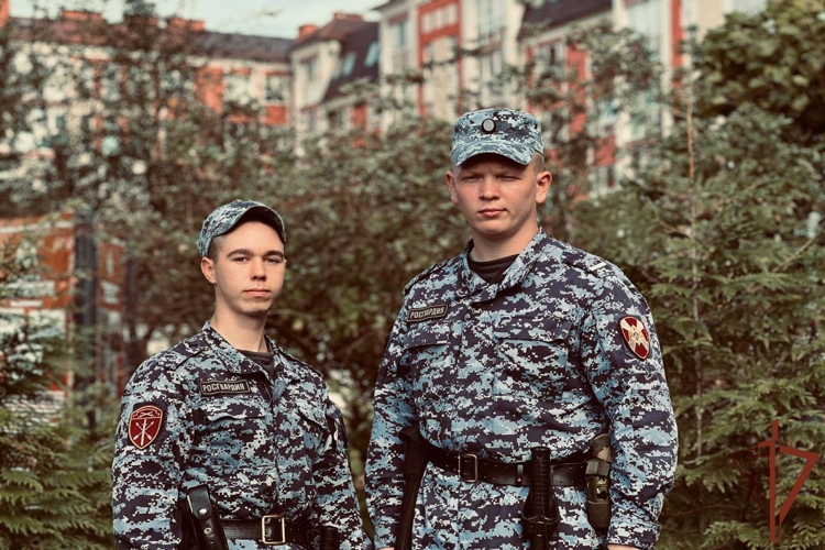 В Калининграде росгвардейцы оказали помощь женщине с приступом эпилепсии (видео)
