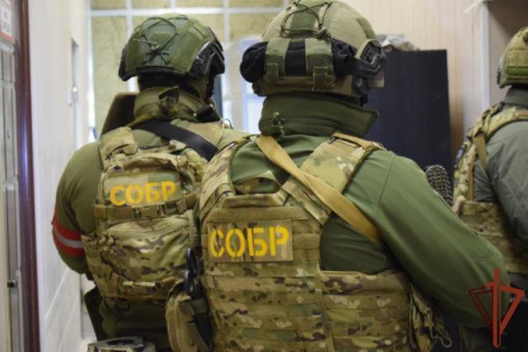 В Новосибирске спецназ Росгвардии оказал содействие в задержании подозреваемого в хулиганстве
