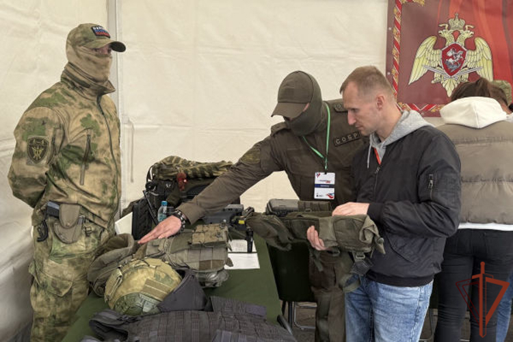 В Самаре росгвардейцы стали участниками фестиваля творчества участников СВО «Ленточка доблести»