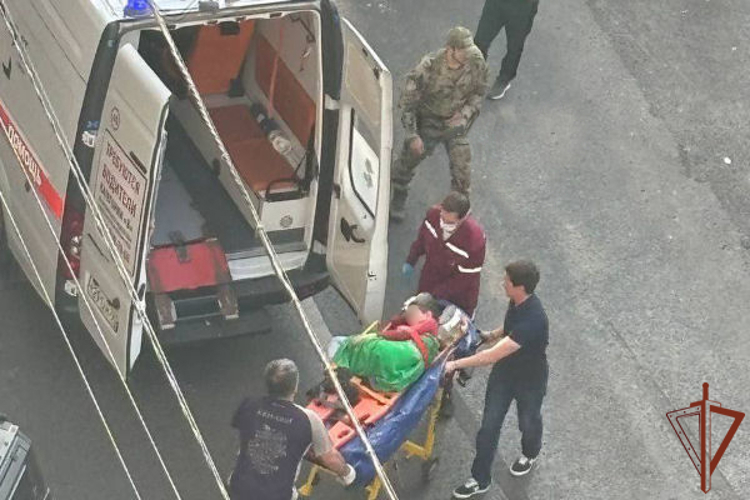 В Самаре росгвардейцы пришли на помощь пострадавшему в ДТП ребенку 