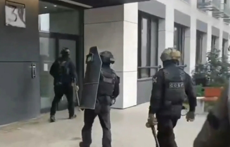 Подозреваемые в киберпреступлении задержаны при содействии Росгвардии в Санкт-Петербурге и Ленинградской области (видео)
