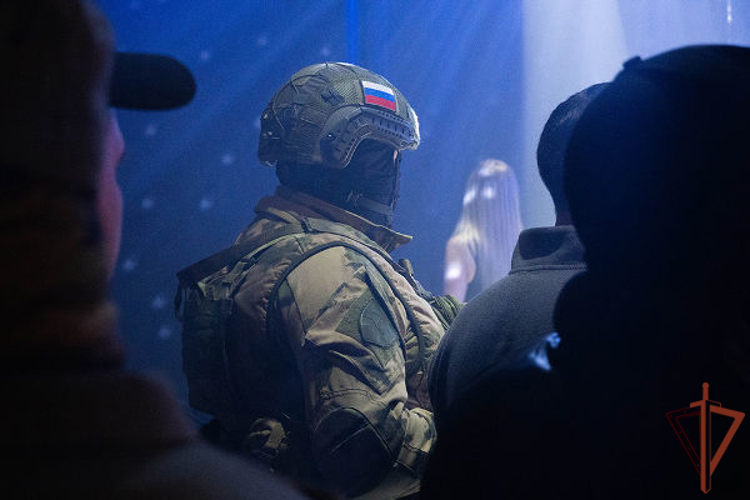 В Пензе при поддержке спецназа Росгвардии прошел профилактический рейд (видео)