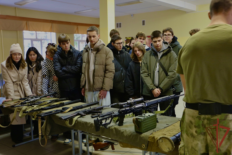 Росгвардия проводит для школьников патриотические и профориентационные мероприятия на Урале
