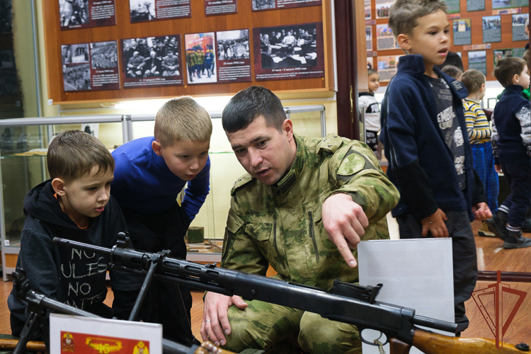Патриотические и профориентационные мероприятия состоялись в Уральском округе Росгвардии