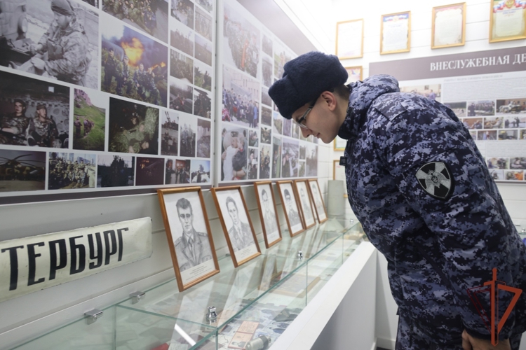 В подразделениях Росгвардии в Санкт-Петербурге прошли дни открытых дверей для военнослужащих по призыву
