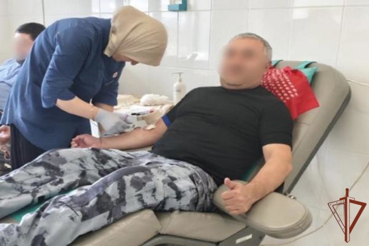 Росгвардейцы стали участниками благотворительной донорской акции в Дагестане