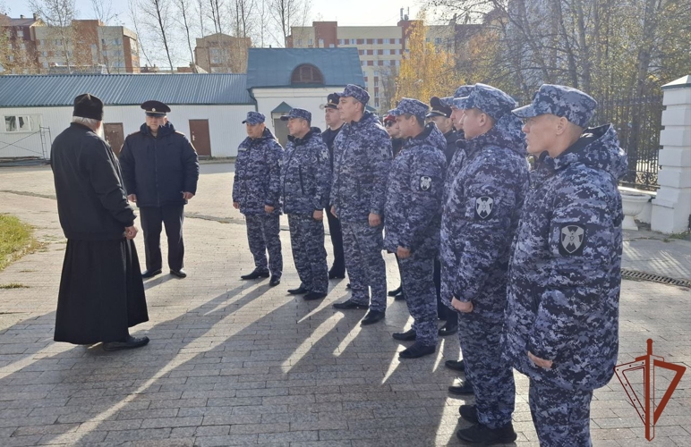 Сотрудники Росгвардии на Урале провели встречи со священнослужителями