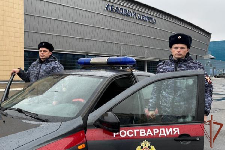 В Череповце сотрудники Росгвардии обеспечили безопасность хоккейного матча