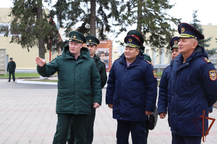 Представители внутренних войск МВД Киргизской Республики посетили Военную академию Росгвардии