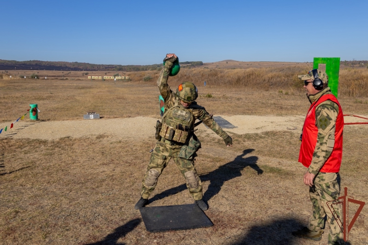 В Саратовском военном ордена Жукова Краснознаменном институте войск национальной гвардии состоялся турнир по пауэртлону (видео)