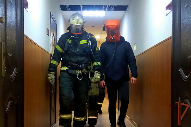 Пожарно-тактическое занятие Росгвардии и МЧС прошло в Кургане
