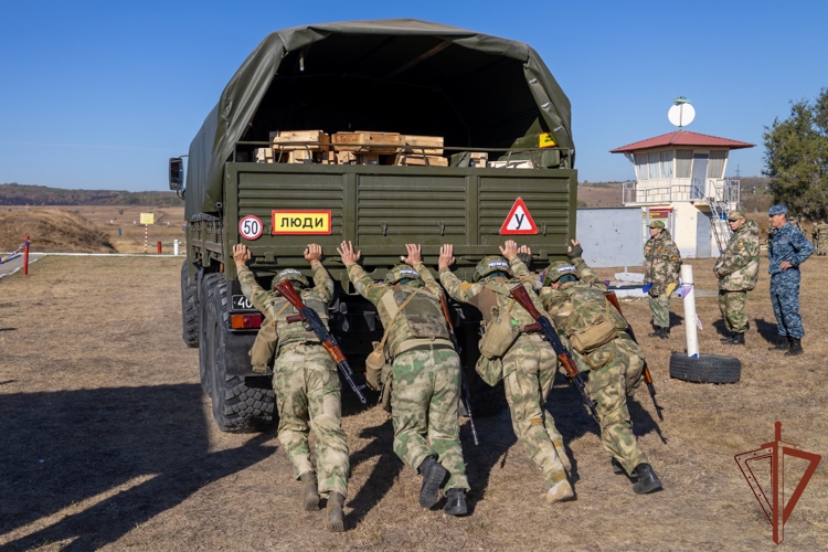 В Саратовском военном ордена Жукова Краснознаменном институте войск национальной гвардии состоялся турнир по пауэртлону (видео)