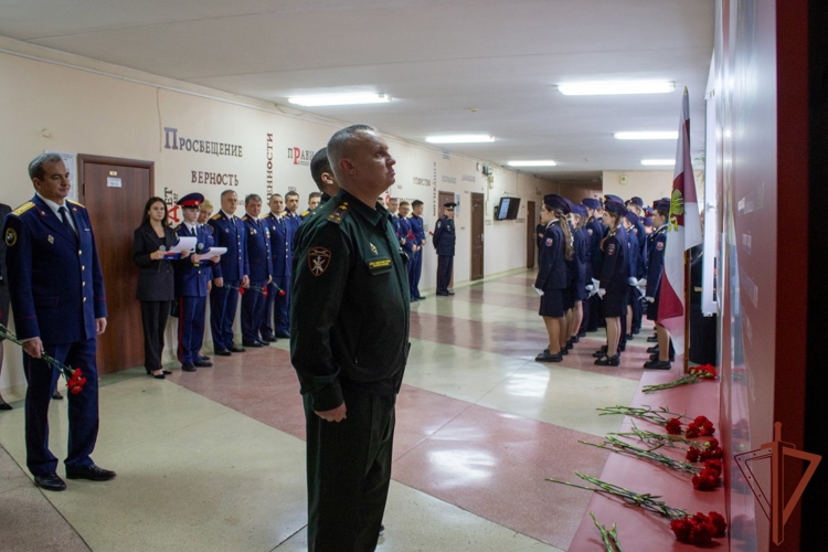 Сотрудники Росгвардии продолжают профилактические встречи с молодежью на Урале