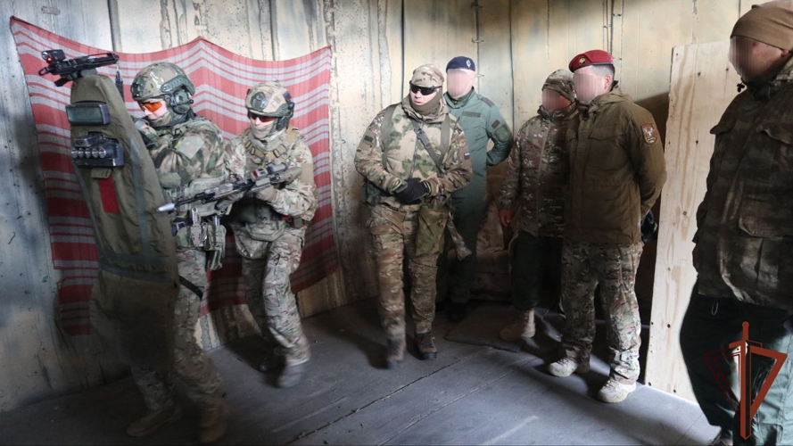 Росгвардию с рабочим визитом посетила делегация внутренних войск МВД Киргизской Республики