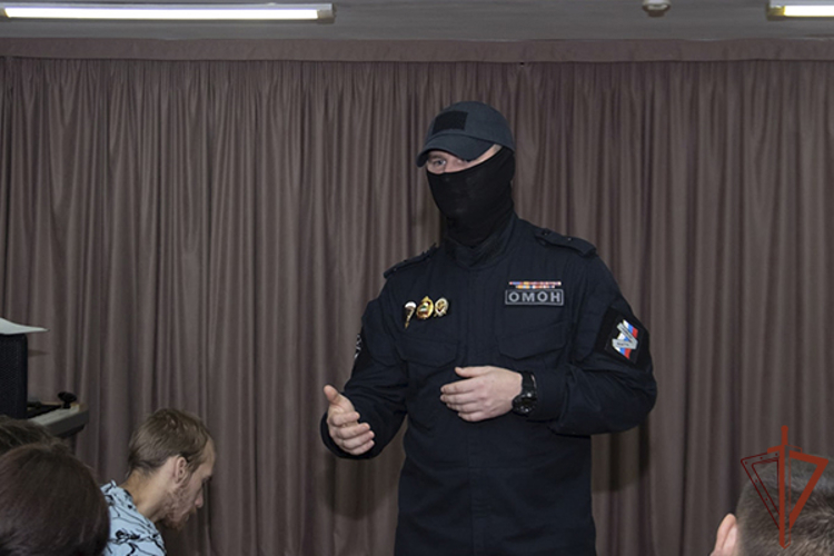На Дальнем Востоке росгвардейцы организовали патриотические мероприятия для студентов и школьников