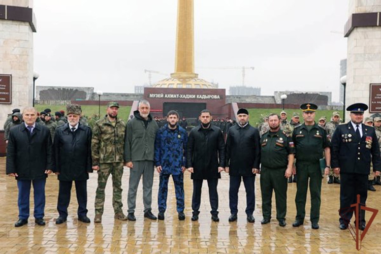 Заместитель командующего ОГВ(с) принял участие в открытии военно-патриотических игр в Грозном