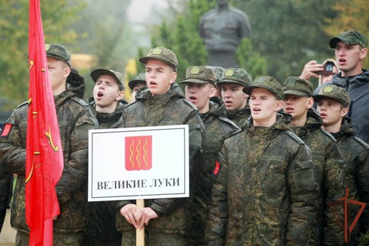 Заместитель командующего ОГВ(с) принял участие в открытии военно-патриотических игр в Грозном