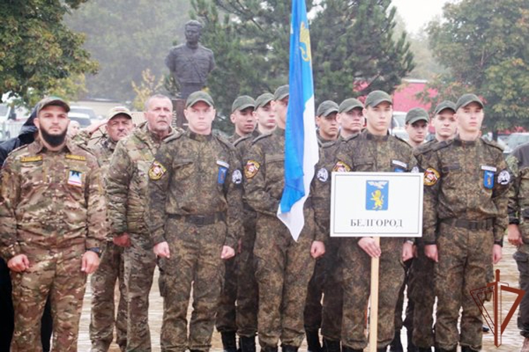 Заместитель командующего ОГВ(с) принял участие в открытии военно-патриотических игр в Грозном