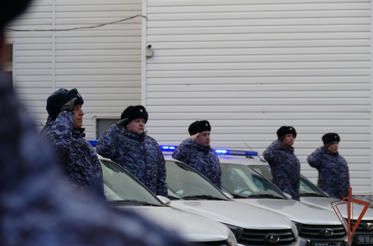 Торжественные мероприятия ко Дню образования подразделений вневедомственной охраны Росгвардии прошли в регионах Сибири
