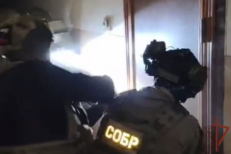 В Саратове при силовой поддержке спецназа Росгвардии задержан подозреваемый в покушении на убийство 