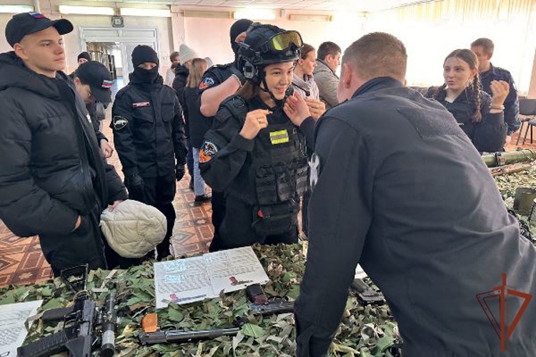 В регионах Сибири проходят профориентационные и военно-патриотические мероприятия с участием подразделений Росгвардии