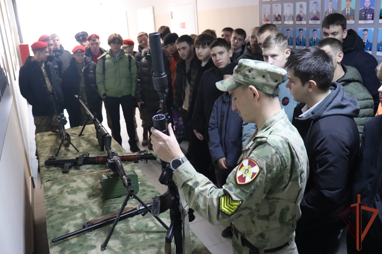 Новосибирский военный институт Росгвардии провел день открытых дверей