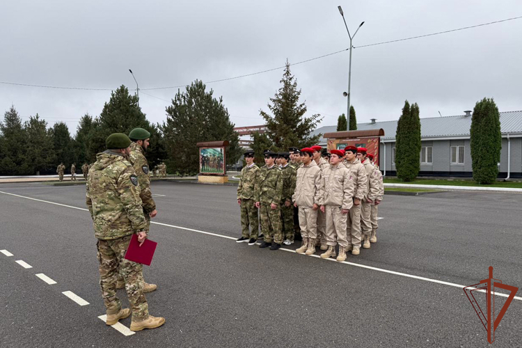 Военнослужащие Росгвардии провели патриотические мероприятия для молодежи в Чеченской Республике 