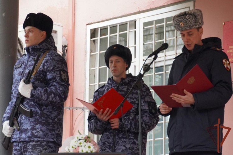 Во Владимире открыли мемориальную доску бывшему начальнику регионального управления вневедомственной охраны
