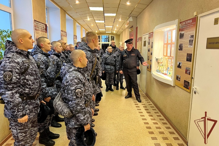 В подразделениях Росгвардии в Санкт-Петербурге прошли дни открытых дверей для военнослужащих по призыву