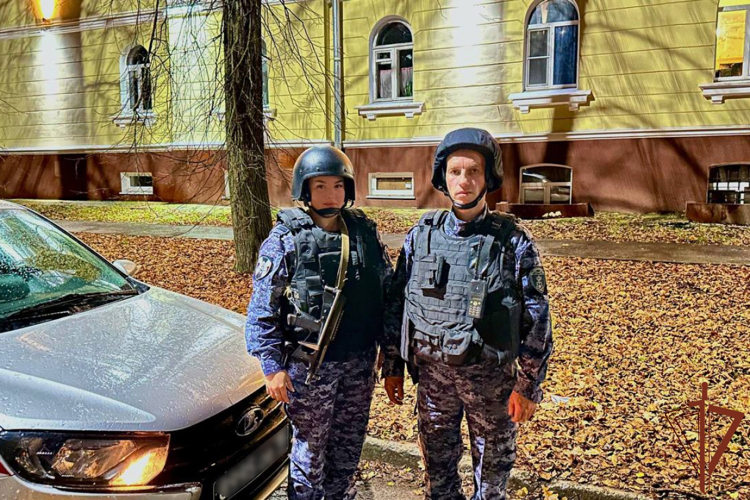 Росгвардейцы обеспечили безопасность на месте падения БПЛА в Калужской области