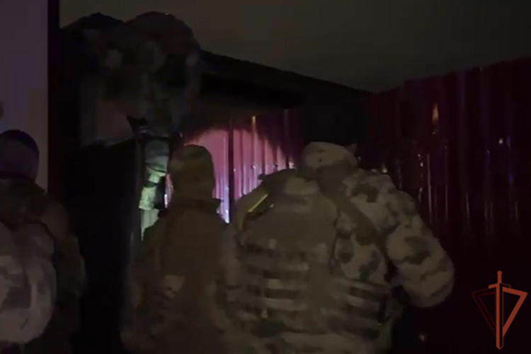 На Сахалине при силовой поддержке спецназа Росгвардии пресечены нарушения миграционного законодательства