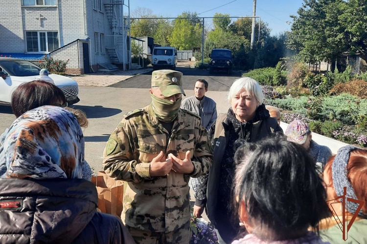Ко Дню пожилого человека росгвардейцы оказали адресную помощь жителям ЛНР