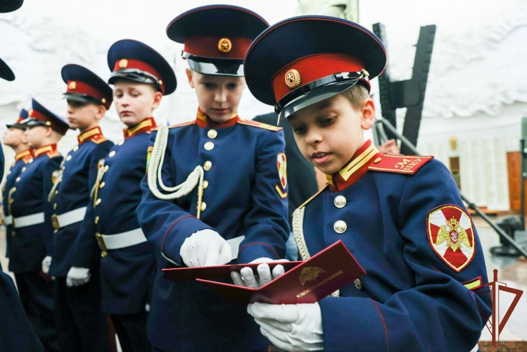 Генерал-полковник Алексей Воробьев поздравил воспитанников МПКУ им. М.А.Шолохова Росгвардии с принятием клятвы кадета