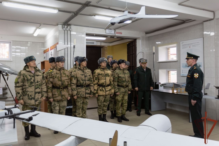 В ходе войсковой практики курсанты военных вузов Росгвардии посетили Главный центр научных исследований ведомства