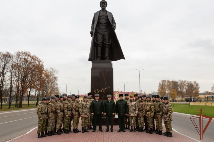 В ходе войсковой практики курсанты военных вузов Росгвардии посетили Главный центр научных исследований ведомства