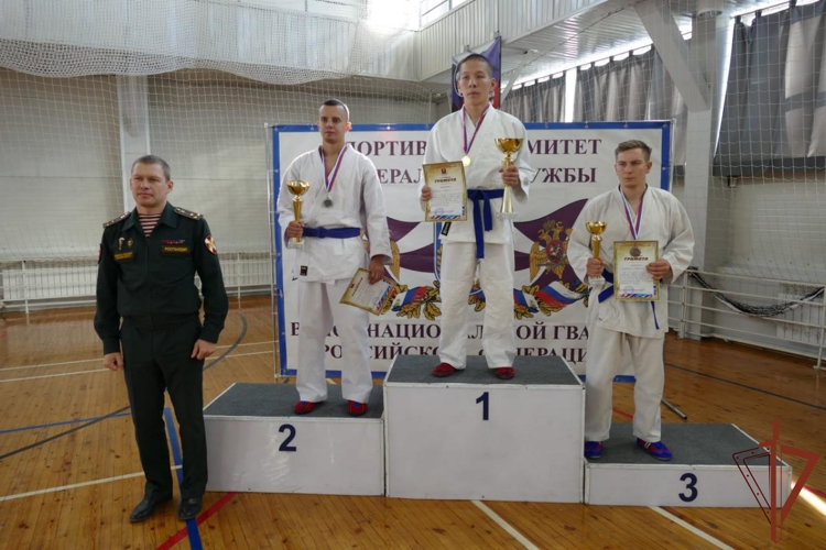Чемпионат Сибирского округа Росгвардии по рукопашному бою завершился в Омске