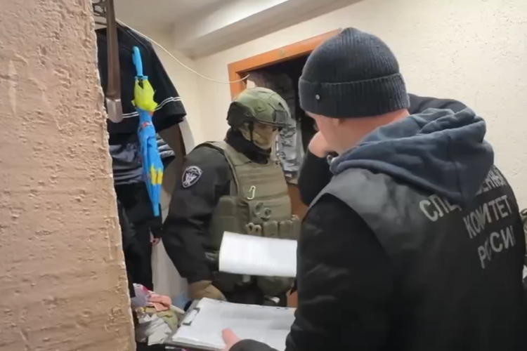 Подозреваемые в пропаганде криминальной идеологии задержаны в Псковской области при содействии СОБР Росгвардии (видео)