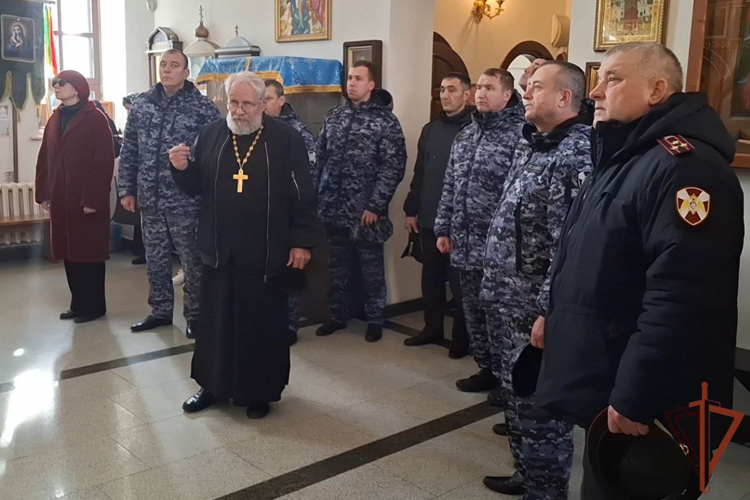 Сотрудники Росгвардии на Урале провели встречи со священнослужителями
