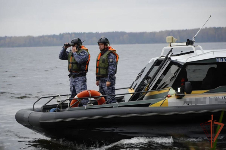 В Москве сотрудники Росгвардии провели учение по пресечению вооруженного нападения на стратегический объект (видео)