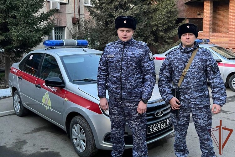 Росгвардейцы нашли и вернули родителям потерявшегося мальчика в Новосибирске